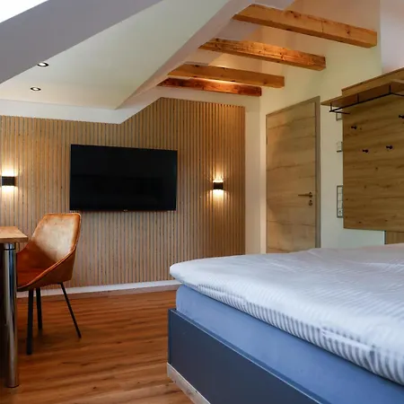 Artemis Zimmervermietung 1 Апартаменты *